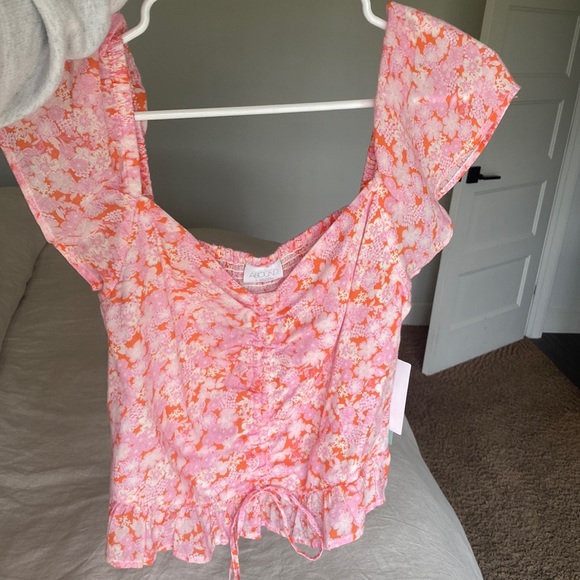 Abound Crop Top - Picture 1 of 5